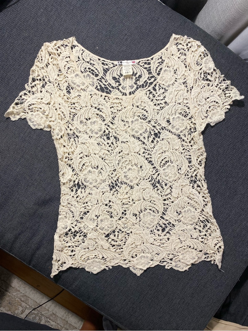 Body Central Cream Floral Crochet Lace Sheer Top Size L Y2K Coquette Fairy Boho